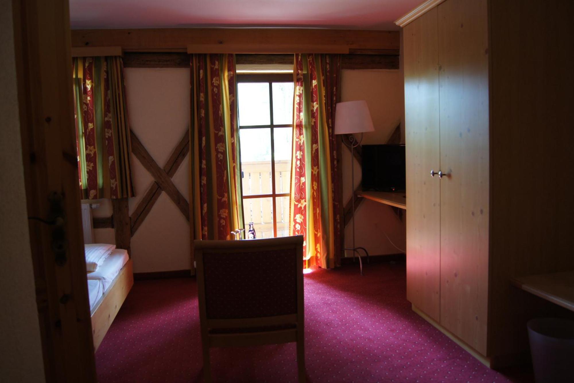 Gasthof Schoenau Heilsbronn Rom bilde
