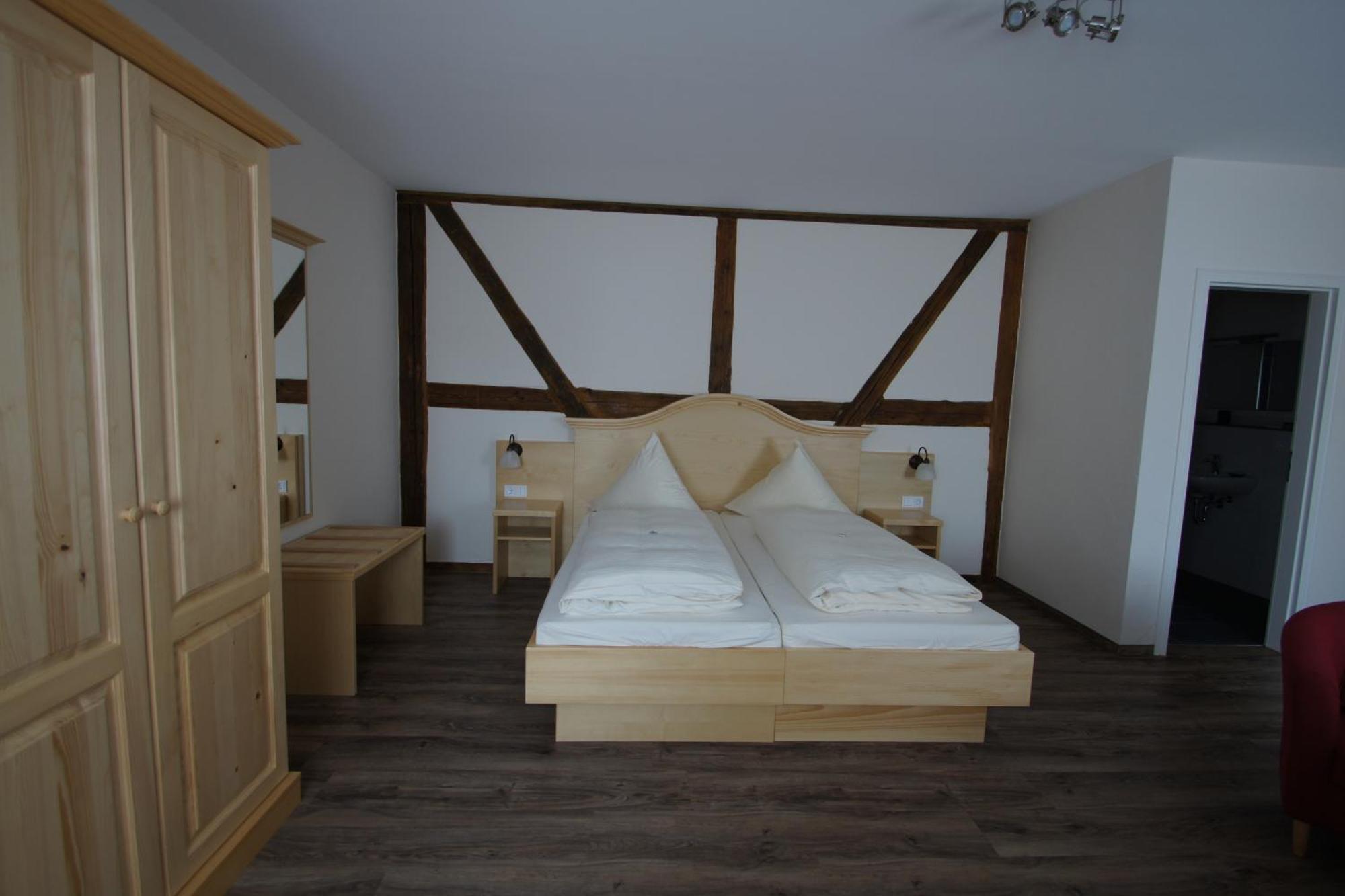 Gasthof Schoenau Heilsbronn Rom bilde